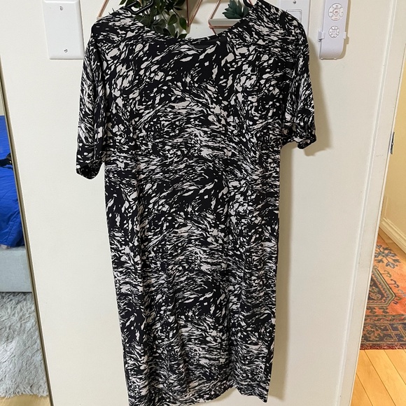 Storm & Marie Brit Dress in All Over Print - Picture 5 of 7